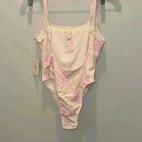 Frankie’s Bikinis New With Tags - Picture 8 of 9